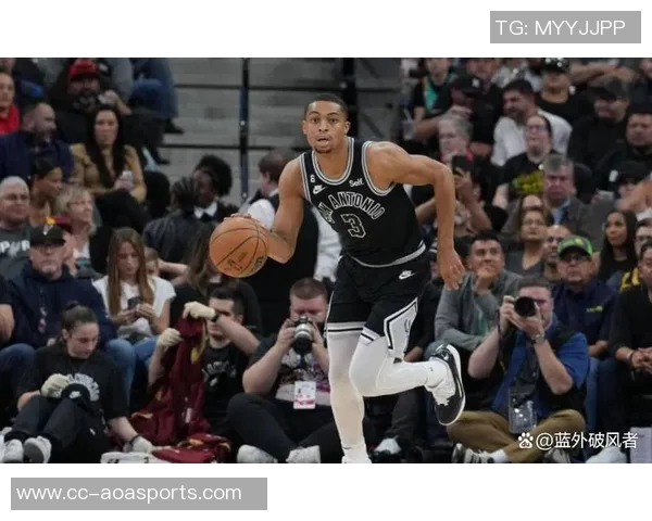 文班亚马亲自揭晓身高秘密光脚状态下竟达七尺四寸