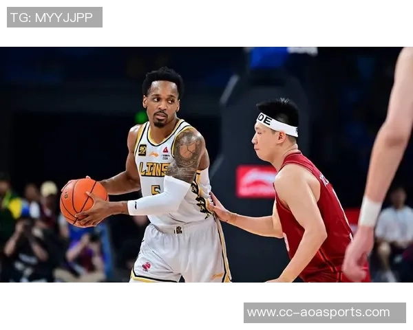 布朗谈球队信念：学习与成长助力球员提升表现