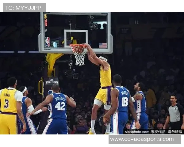 小杨在NBA赛场上体验防守强度与竞争性交学费的成长之路 小杨在NBA赛场上体验防守强度与竞争性交学费的成长之路