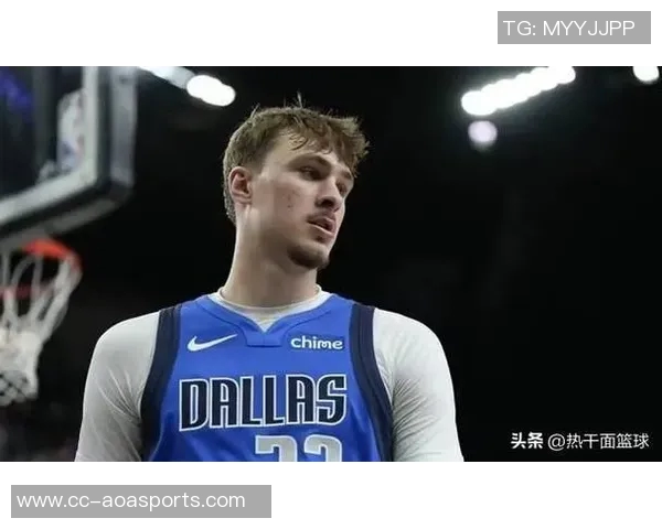 寒冰射手克莱替补出场17分钟全场失准三分球五投皆失未能得分