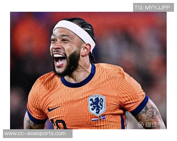 德佩替补席开怀大笑心态超好即便科林蒂安0-1落后依然乐观面对比赛