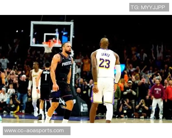 阿伦对布克三分犯规的看法：突破被切裁判总是认为球手一体