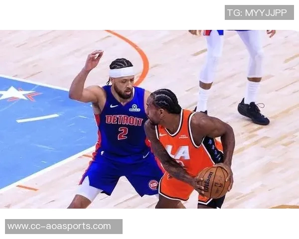 小卡狂砍55分平历史纪录球队更衣室泼水庆祝四连胜喜悦洋溢