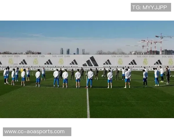 皇马官方深切哀悼瓦伦女足B队教练费尔南多马丁及其三名子女不幸离世