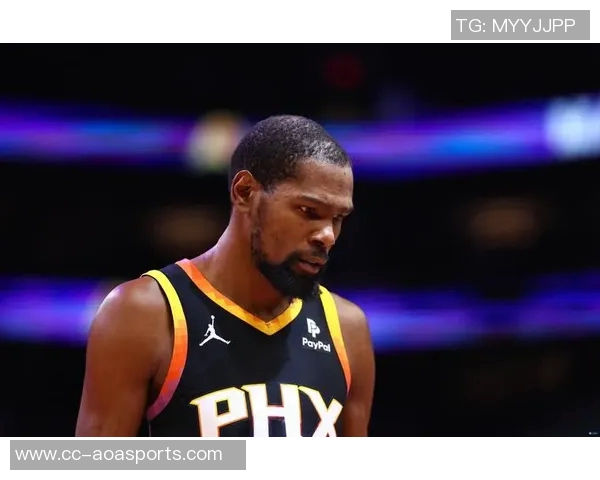 杜兰特首节火力全开半场表现抢眼助力球队进攻展现领袖风范